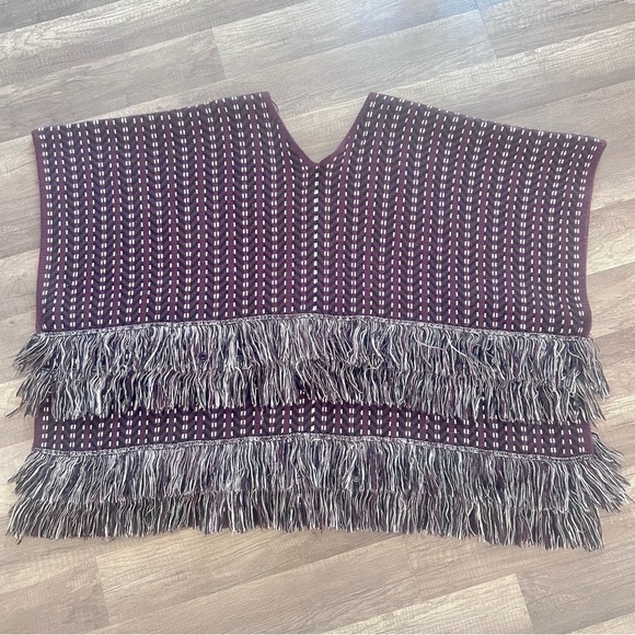 GUESS Charlotte Jacquard Poncho Jacket Cape One Size Sweater Knit Poncho - Picture 13 of 13